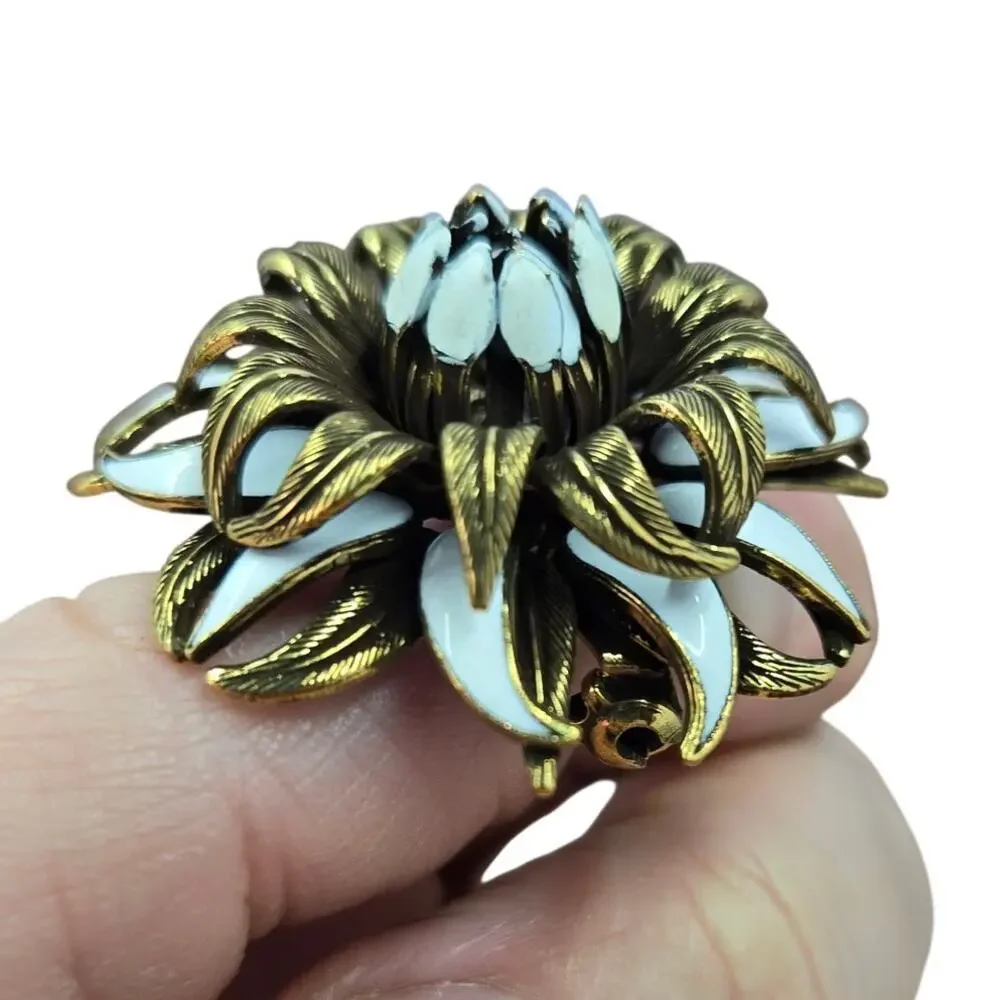 Vintage Gold-Tone/Brass Ornate Flower Brooch/Pin [J25]